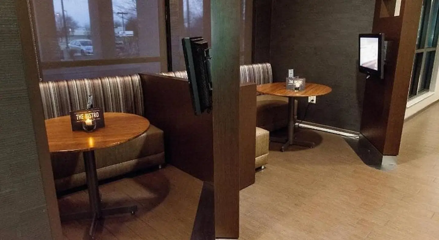 Courtyard by Marriott Lafayette Bar