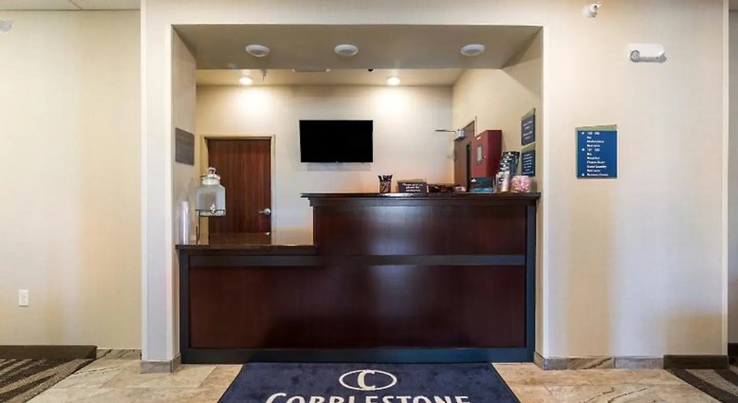 Cobblestone Hotel & Suites - Victor LOUNGE_LOBBY