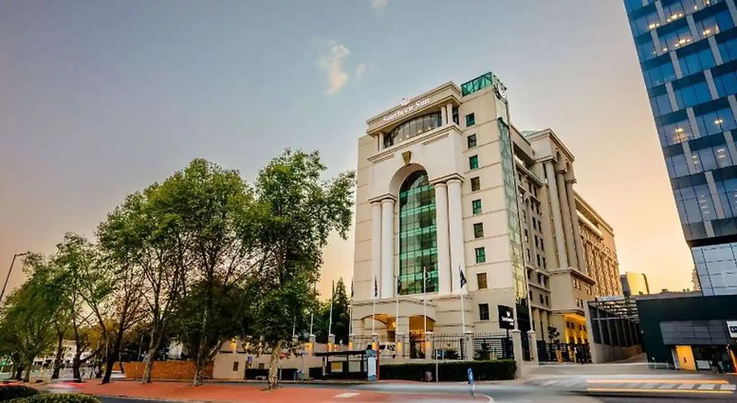 Holiday Inn Sandton Aussenansicht
