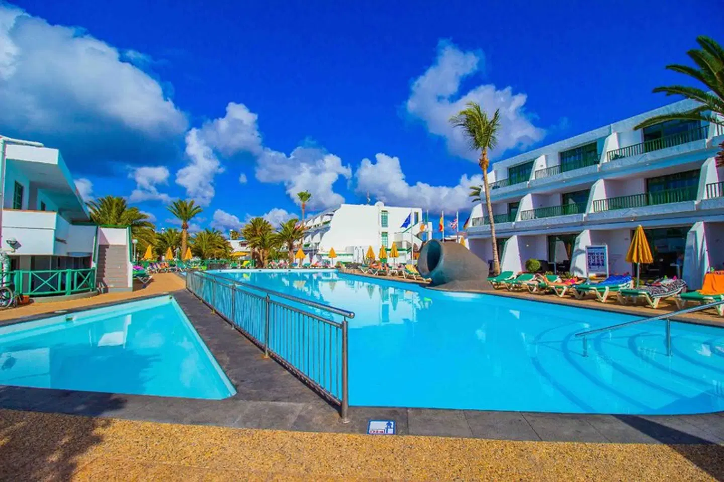 Apartamentos La Peñita OUTDOOR_POOL