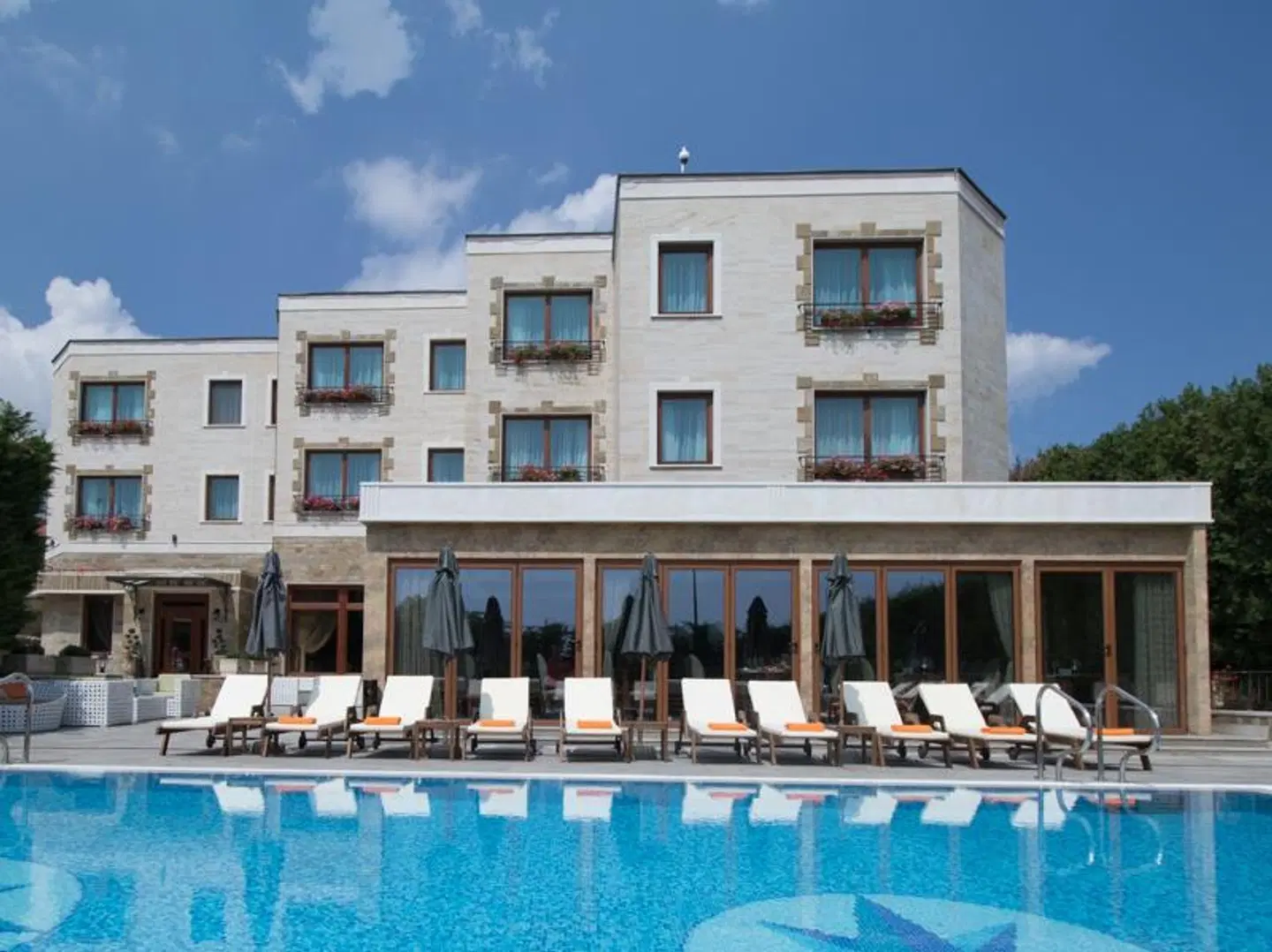Marina Residence Boutique Hotel OUTDOOR_POOL