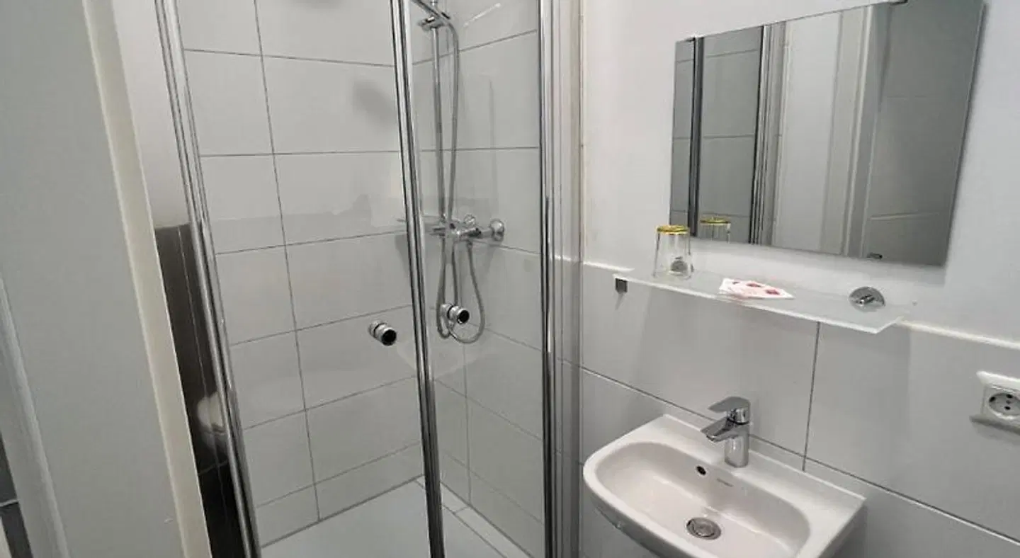 Pension Donau-Grill Badezimmer
