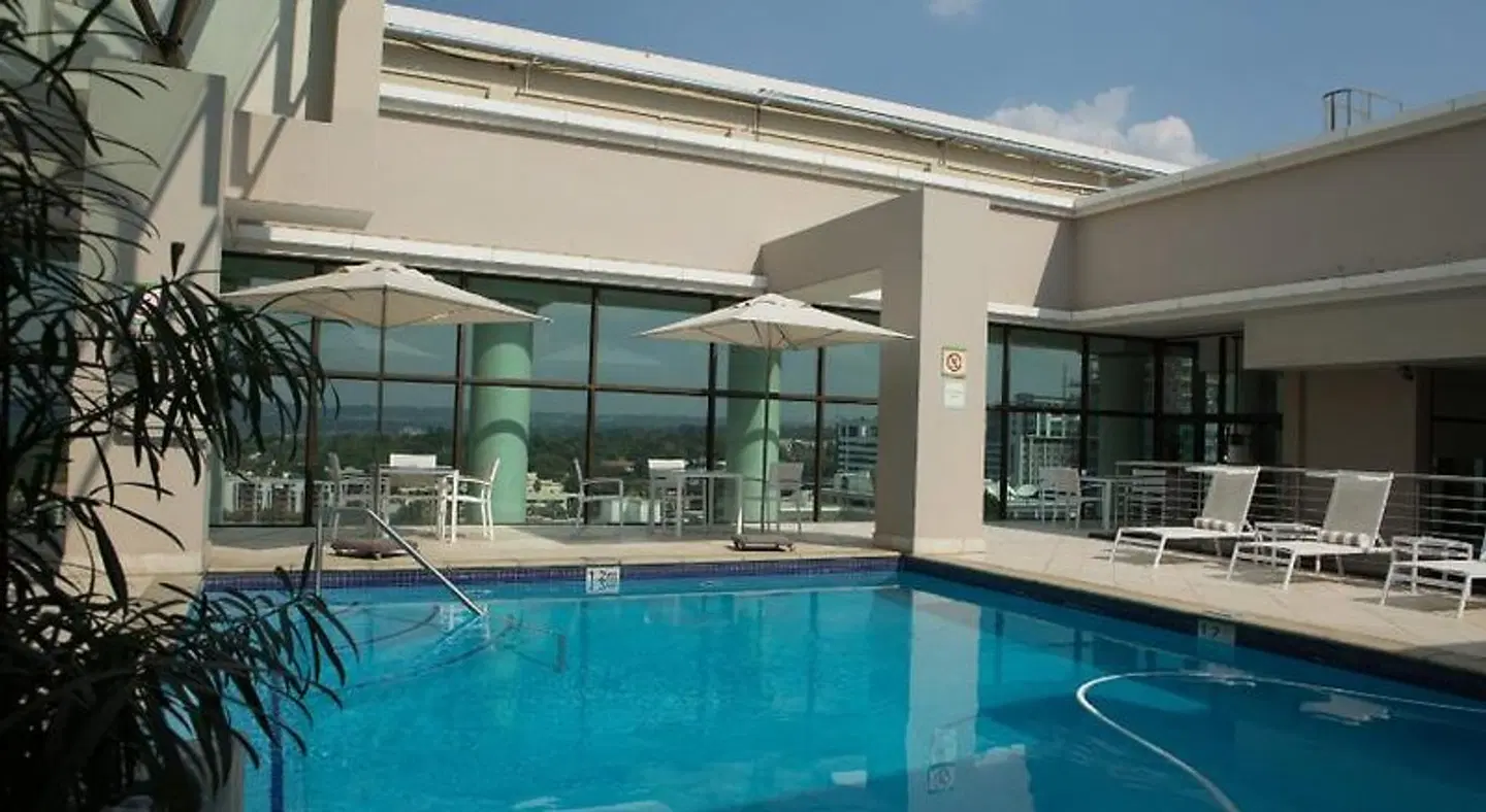 Southern Sun Sandton OUTDOOR_POOL