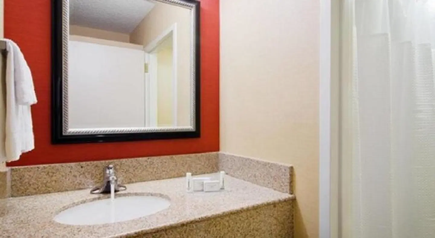 Courtyard by Marriott Irvine John Wayne Airport/Orange County Badezimmer