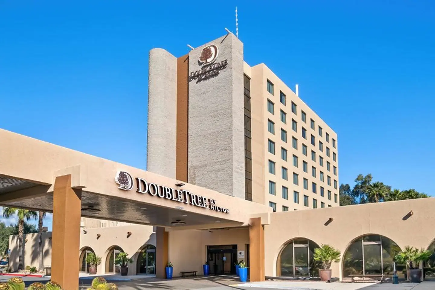 DoubleTree by Hilton Tucson-Reid Park EXTERIOR