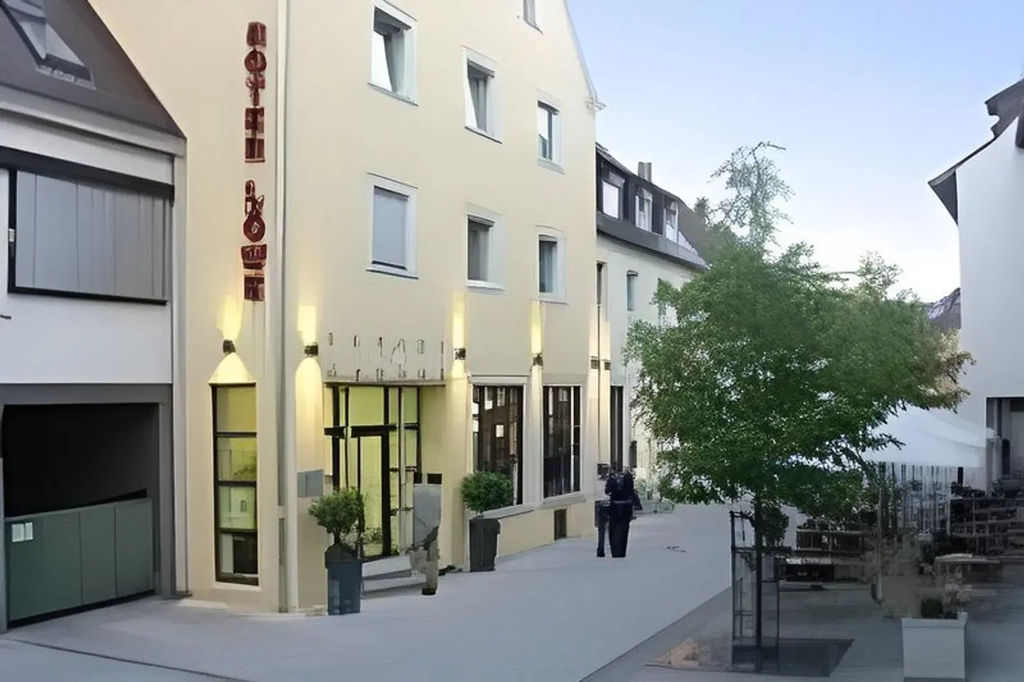 Roter Löwe EXTERIOR