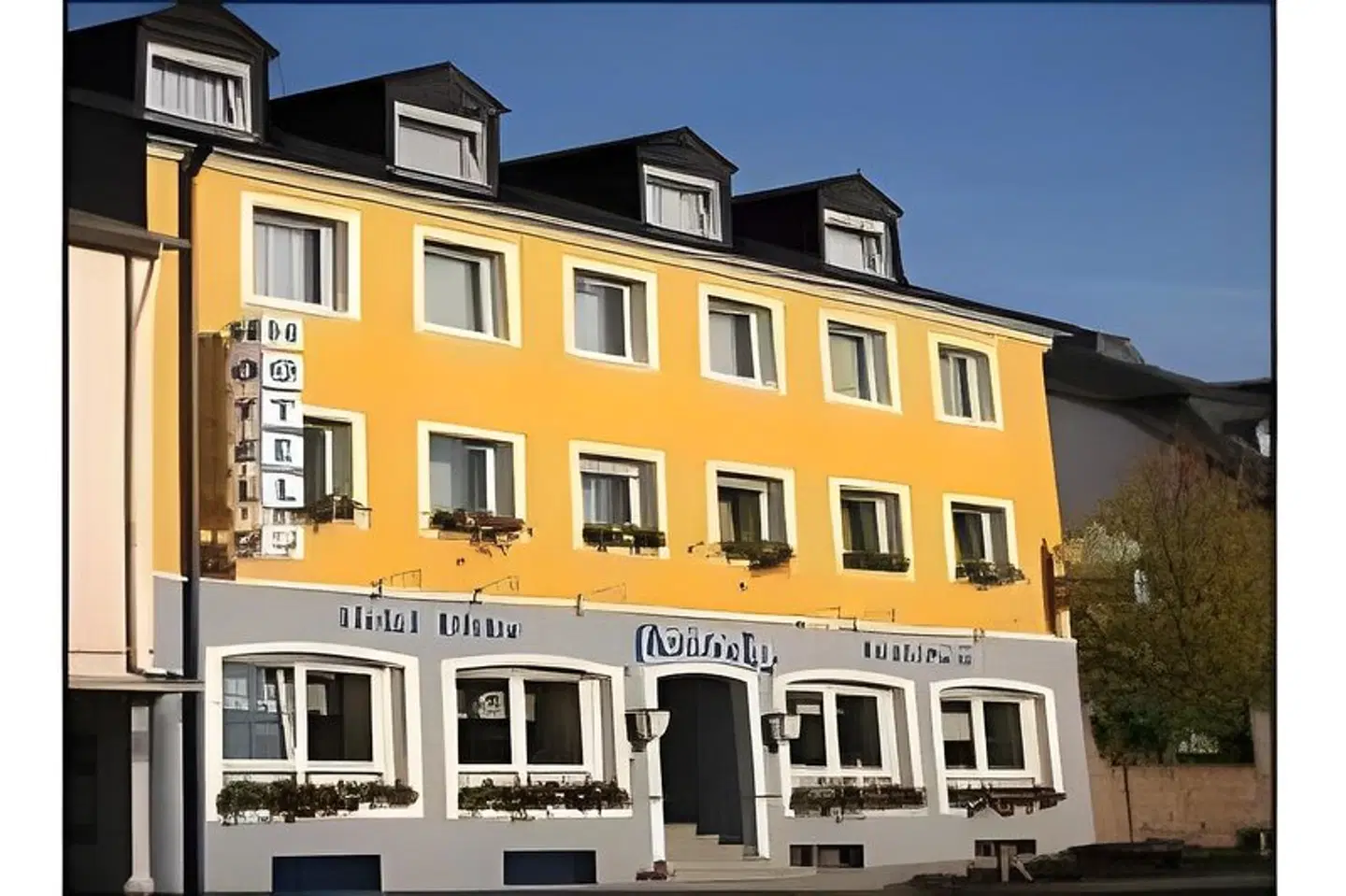 Leander EXTERIOR