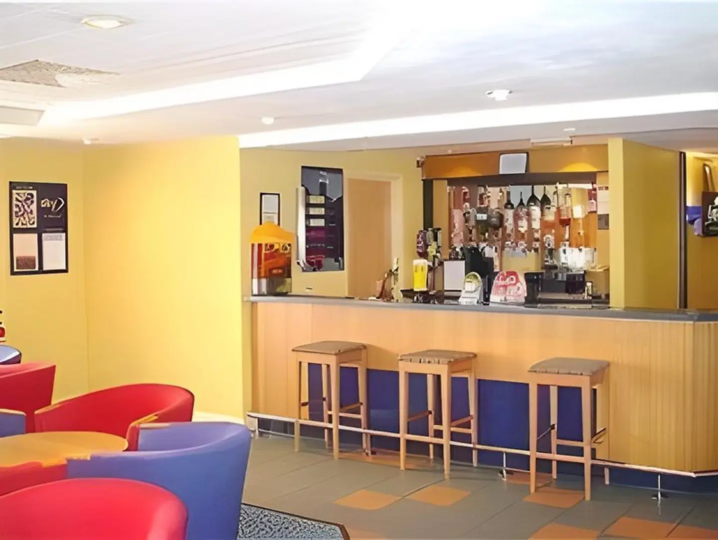 Holiday Inn Express Birmingham - Castle Bromwich by IHG Bar