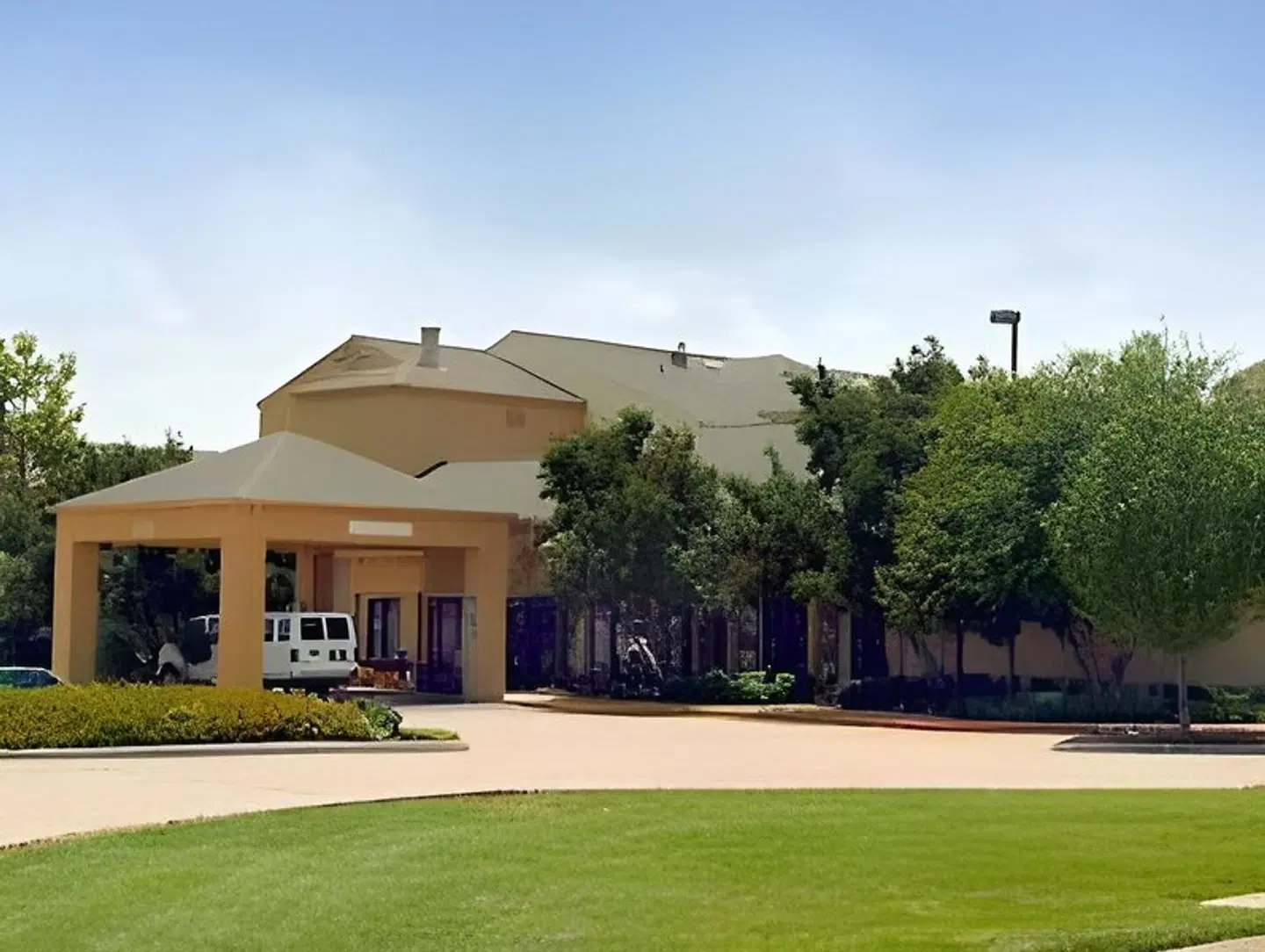 Courtyard by Marriott Houston Westchase EXTERIOR