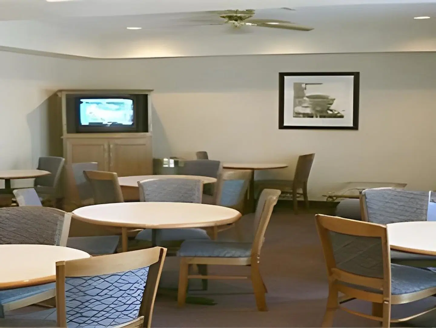 Hampton Inn Findlay ROOM_EXAMPLE