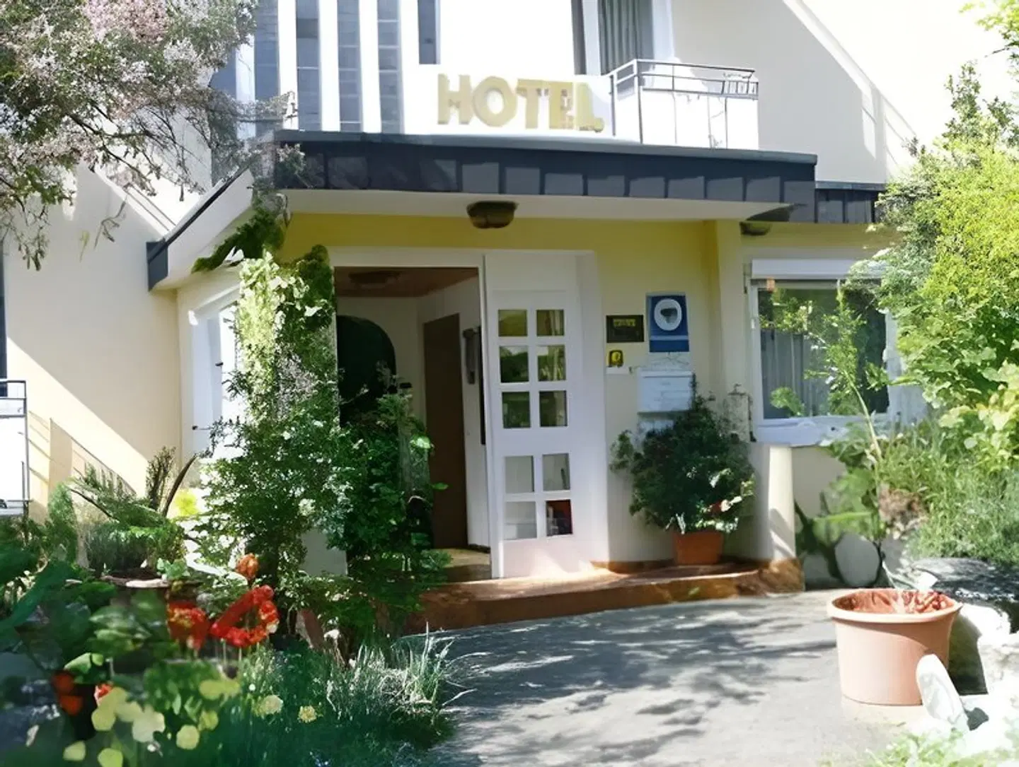 Bären EXTERIOR