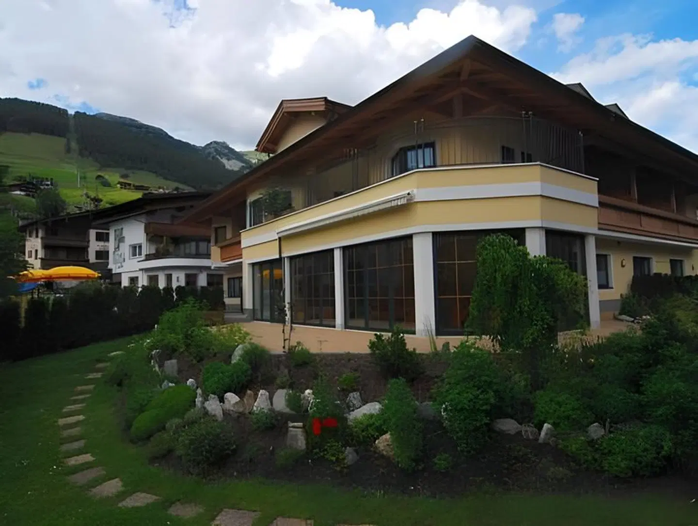 Hotel Garni Forelle Garten