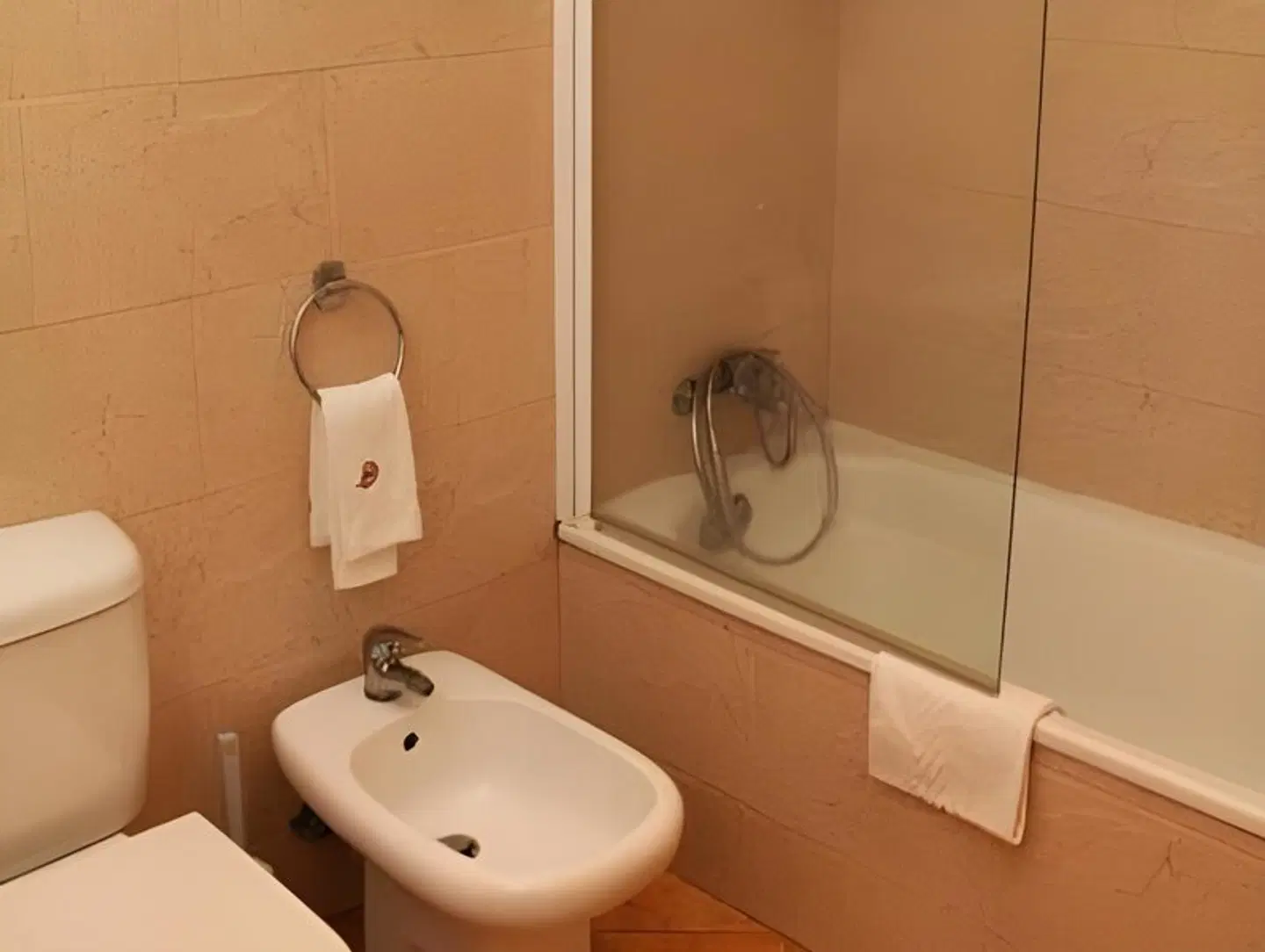 Dom Hotel Badezimmer