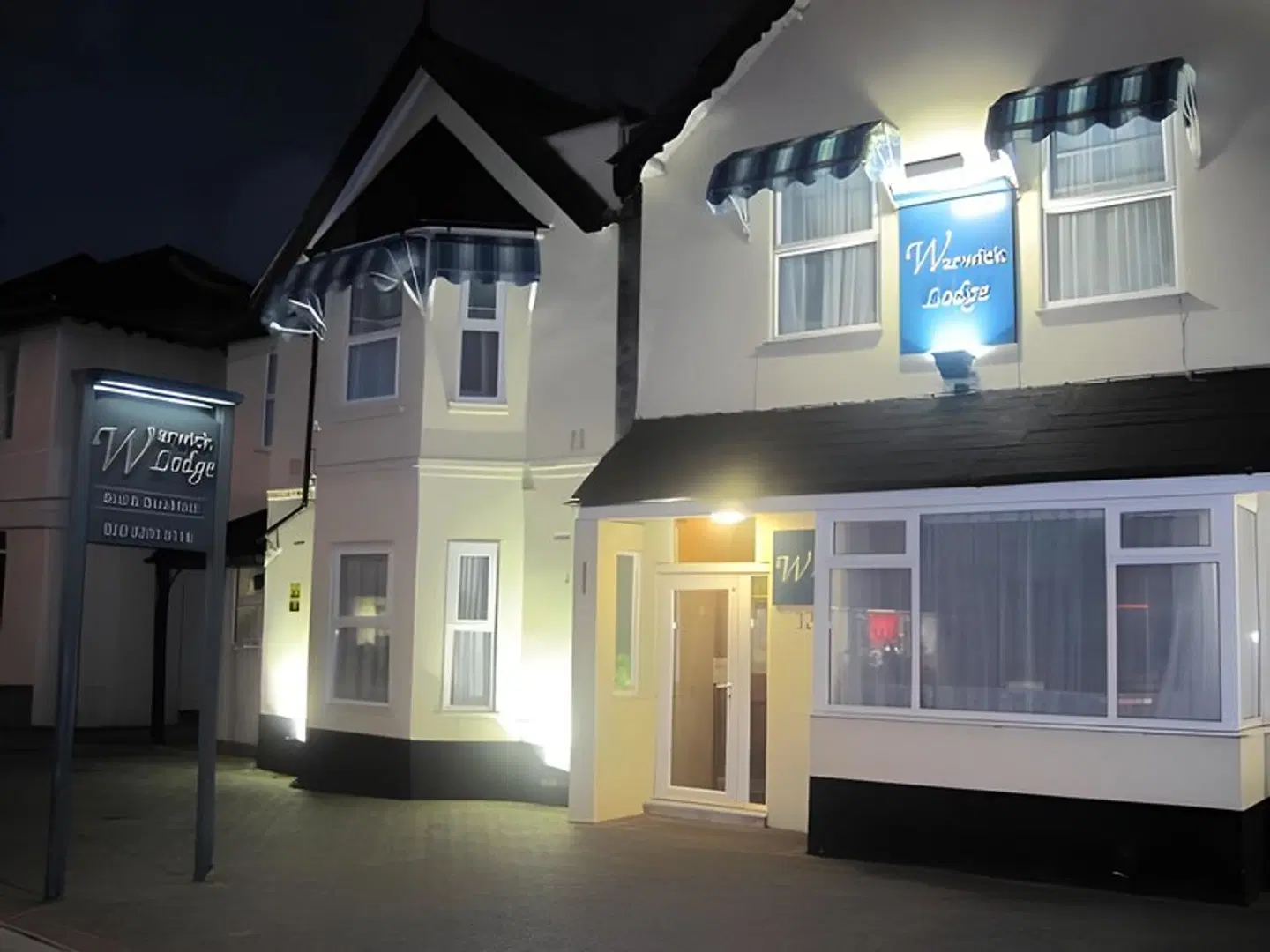 Warwick Lodge EXTERIOR