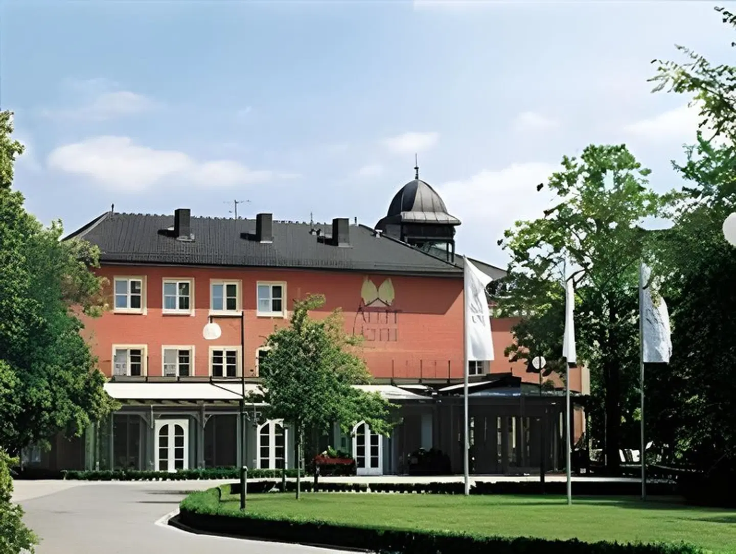 Allee Hotel EXTERIOR