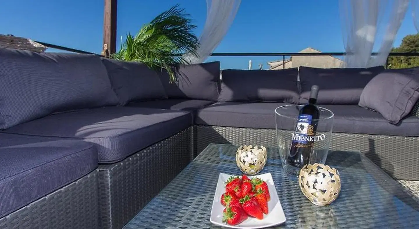 Vinko Apartment Terrasse