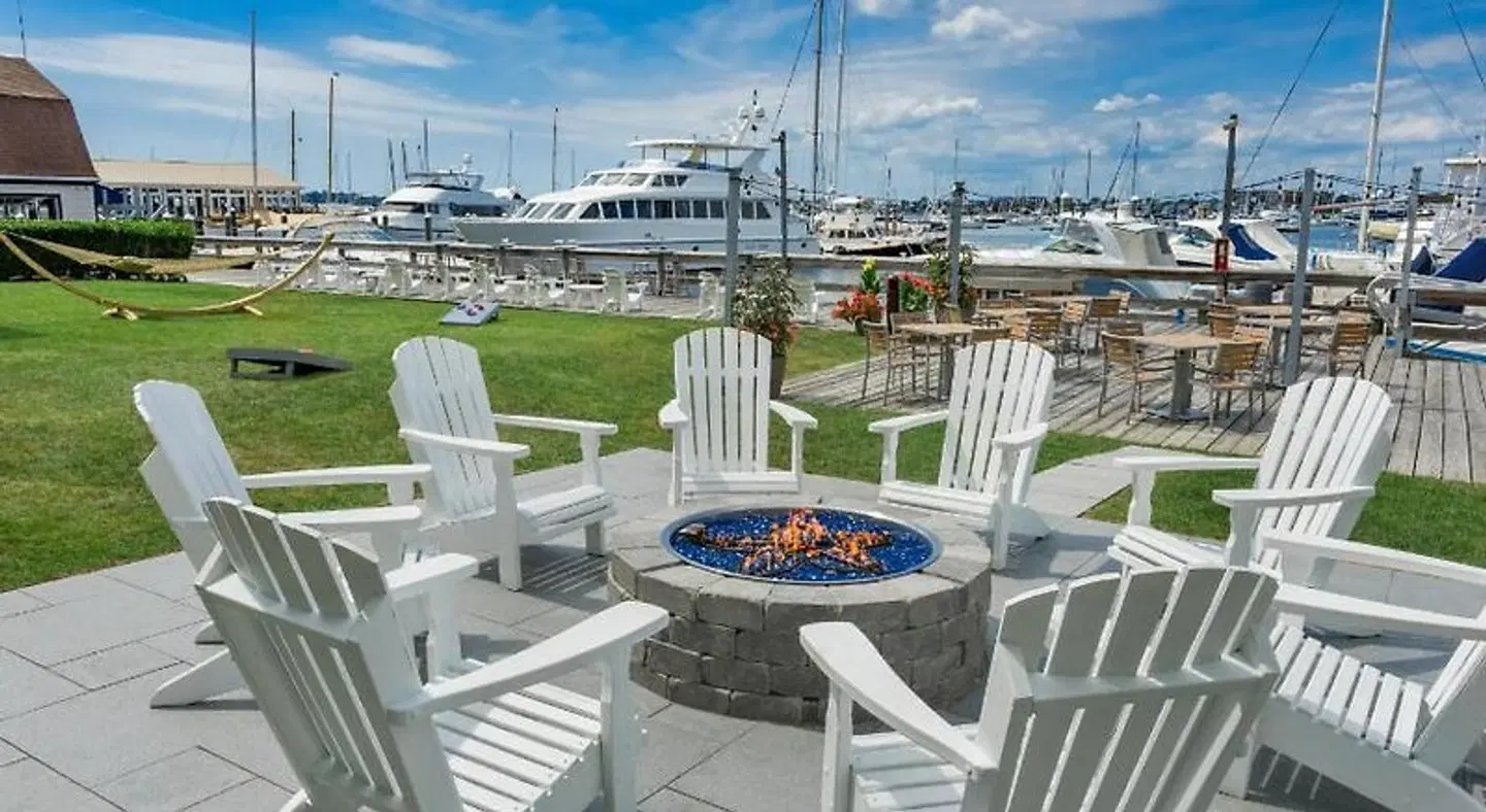 The Newport Harbor Hotel & Marina Terrasse