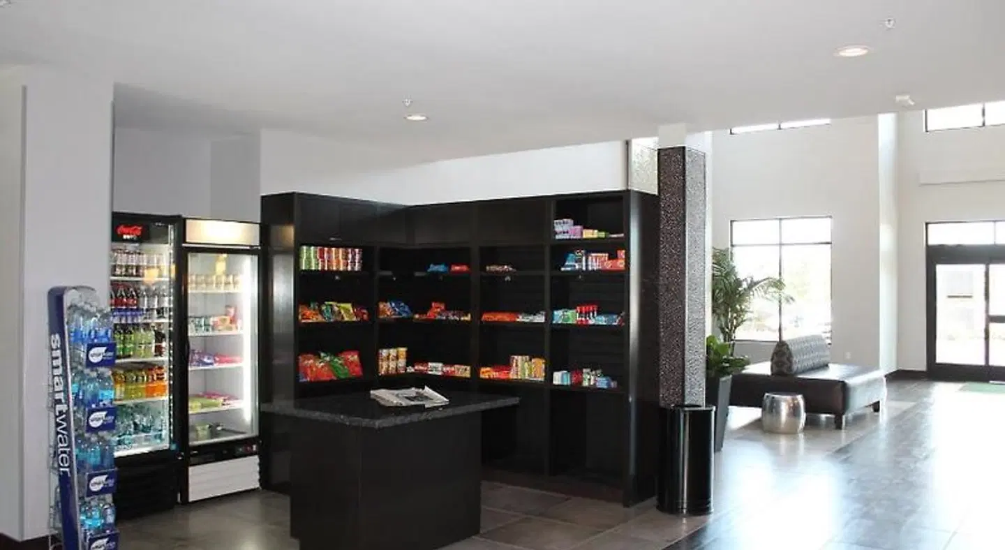 Holiday Inn Carlsbad - San Diego by IHG Bar