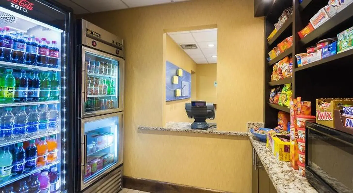 Holiday Inn Express Charleston-Civic Center by IHG ROOM_EXAMPLE