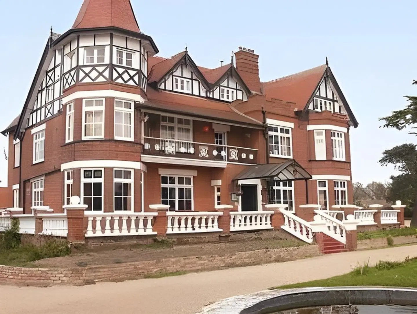 The Grange Hotel EXTERIOR