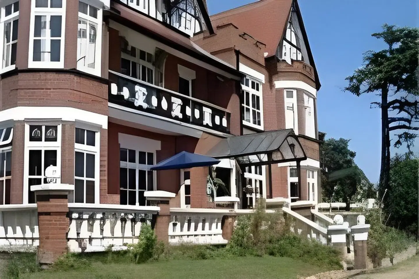 The Grange Hotel EXTERIOR