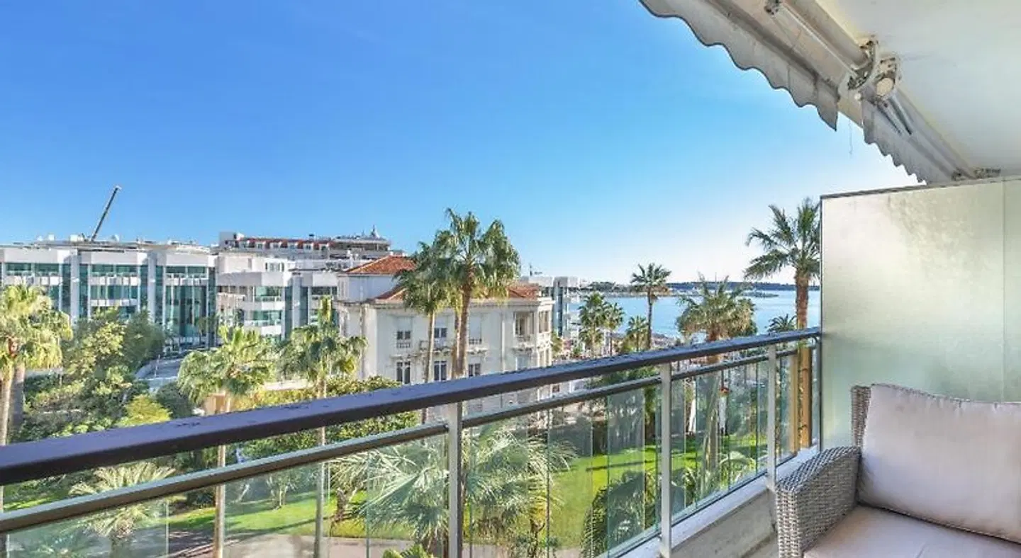Residences du Grand Hotel by YELLOW CANNES Terrasse