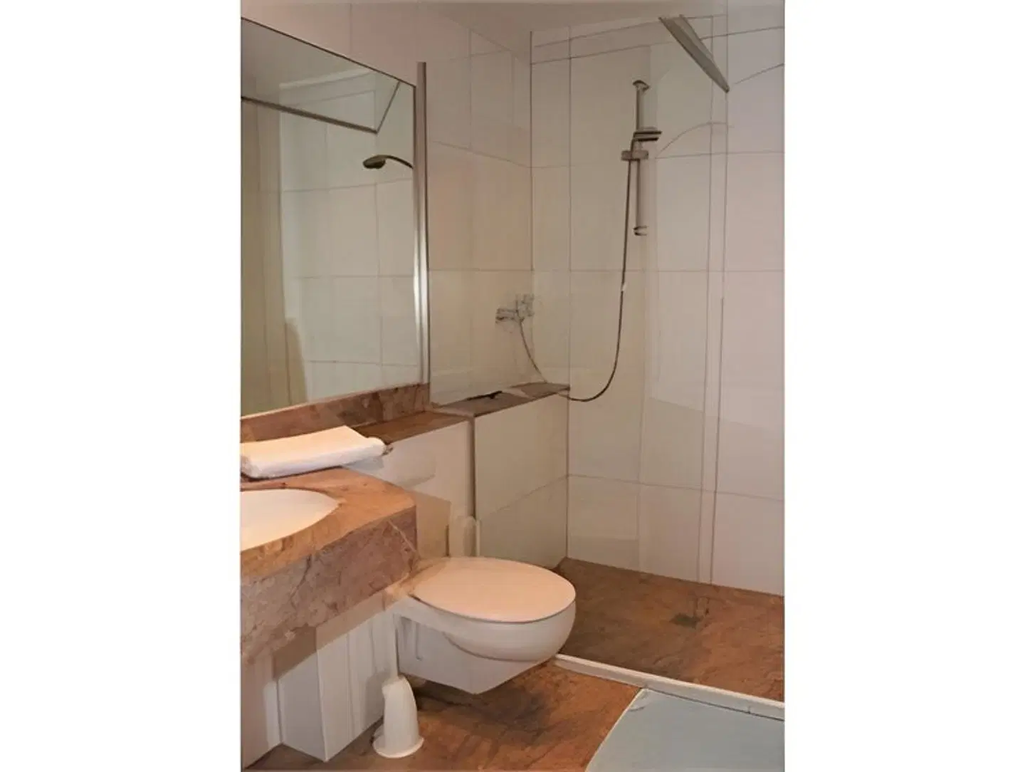 Schwiizeralp Hotel & Restaurant Badezimmer