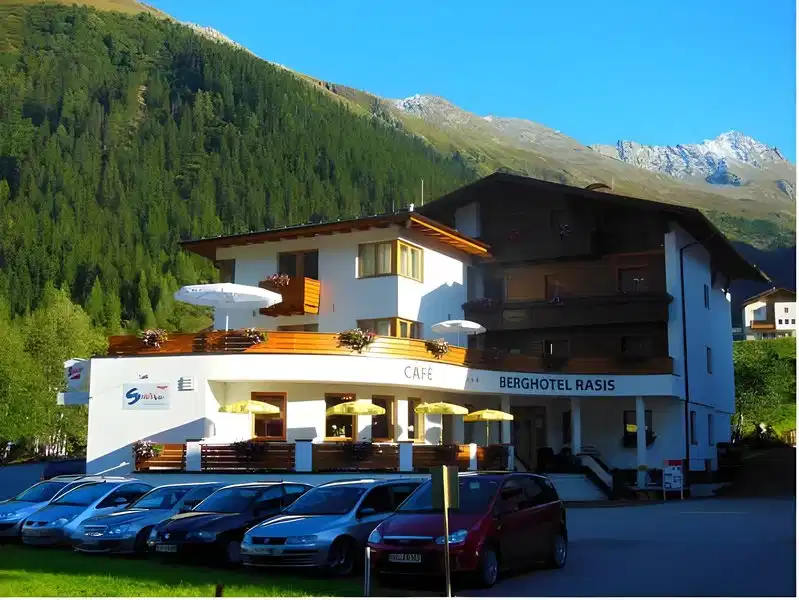 Berghotel Rasis – Hotelfoto