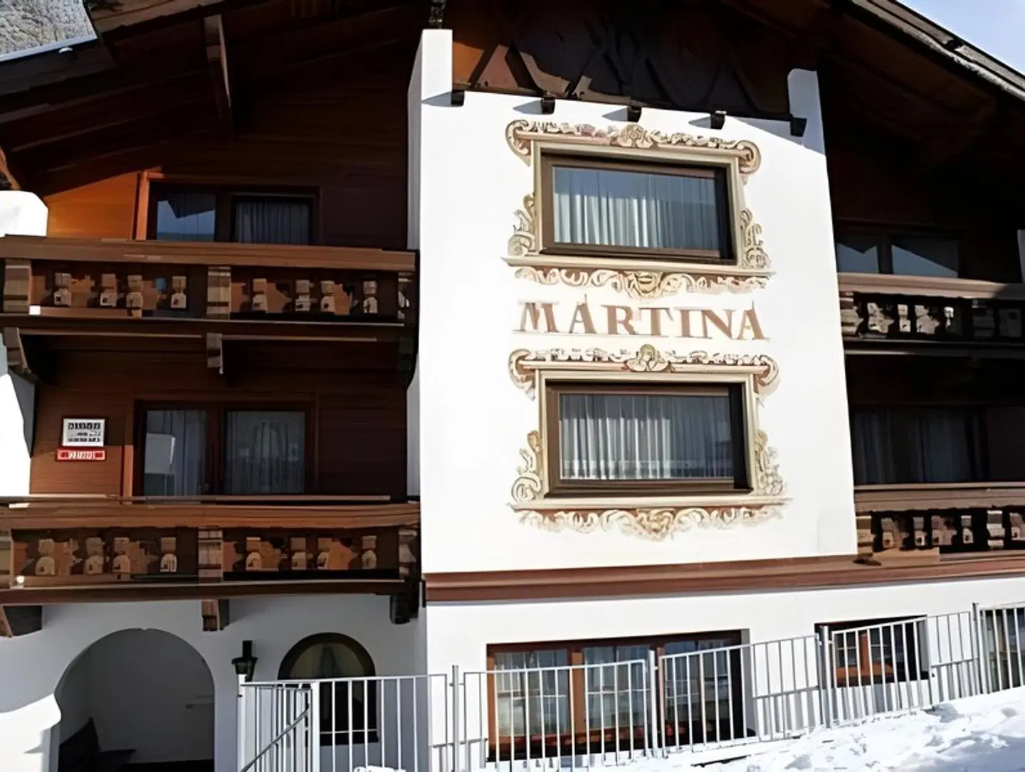 MADLE - bed & breakfast EXTERIOR