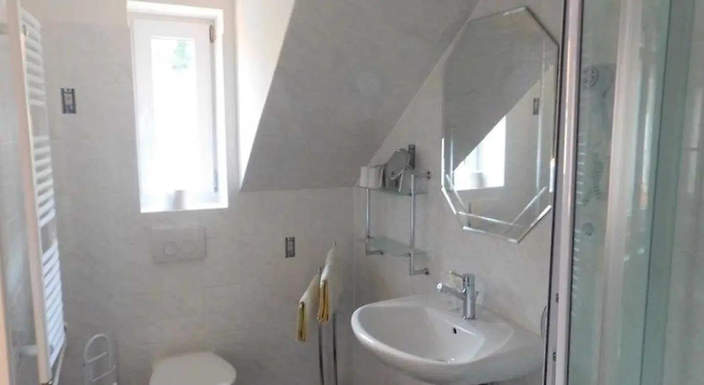 Am Kurmittelhaus Badezimmer