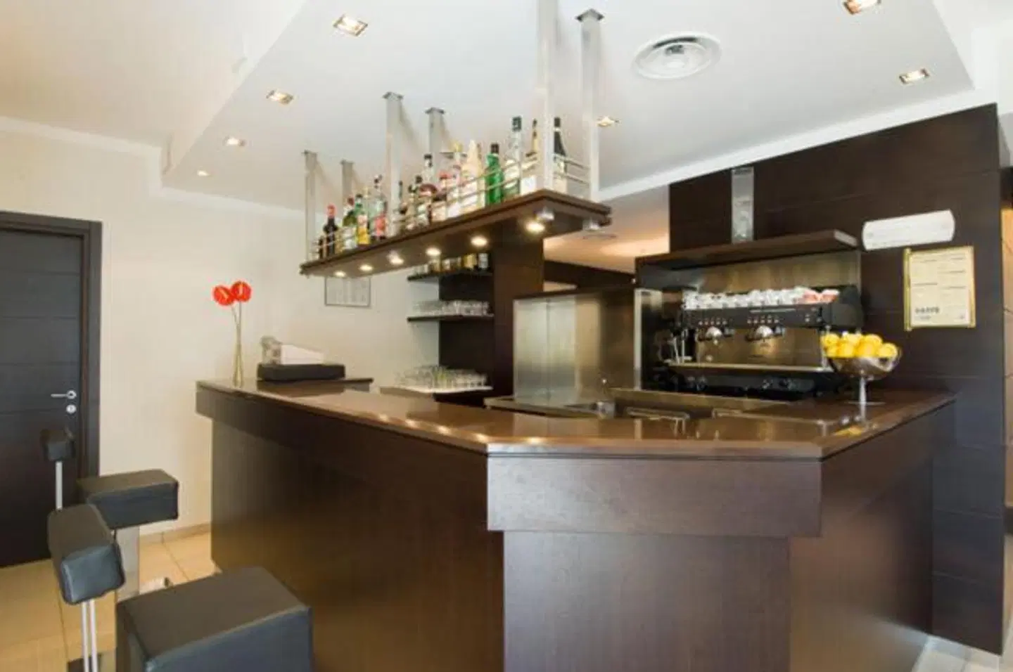 Maloia Bar