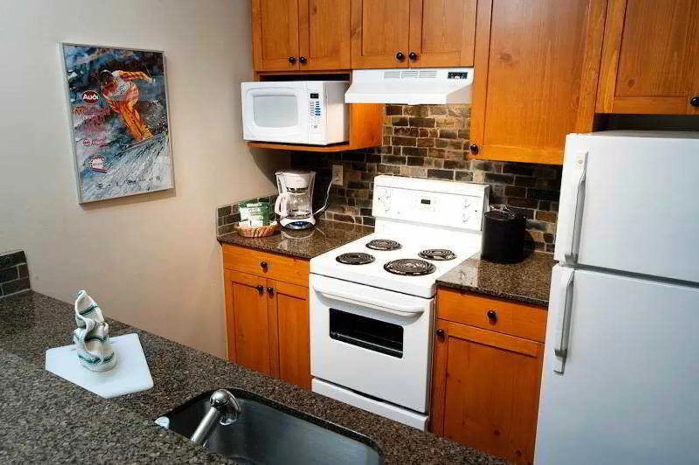 Tantalus Resort Lodge ROOM_EXAMPLE