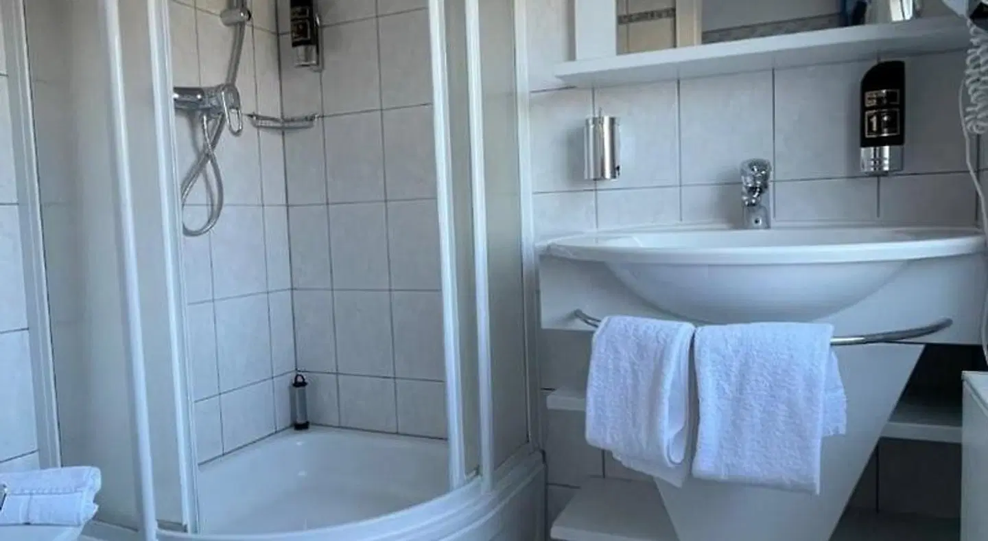 Hotel Paidion Badezimmer