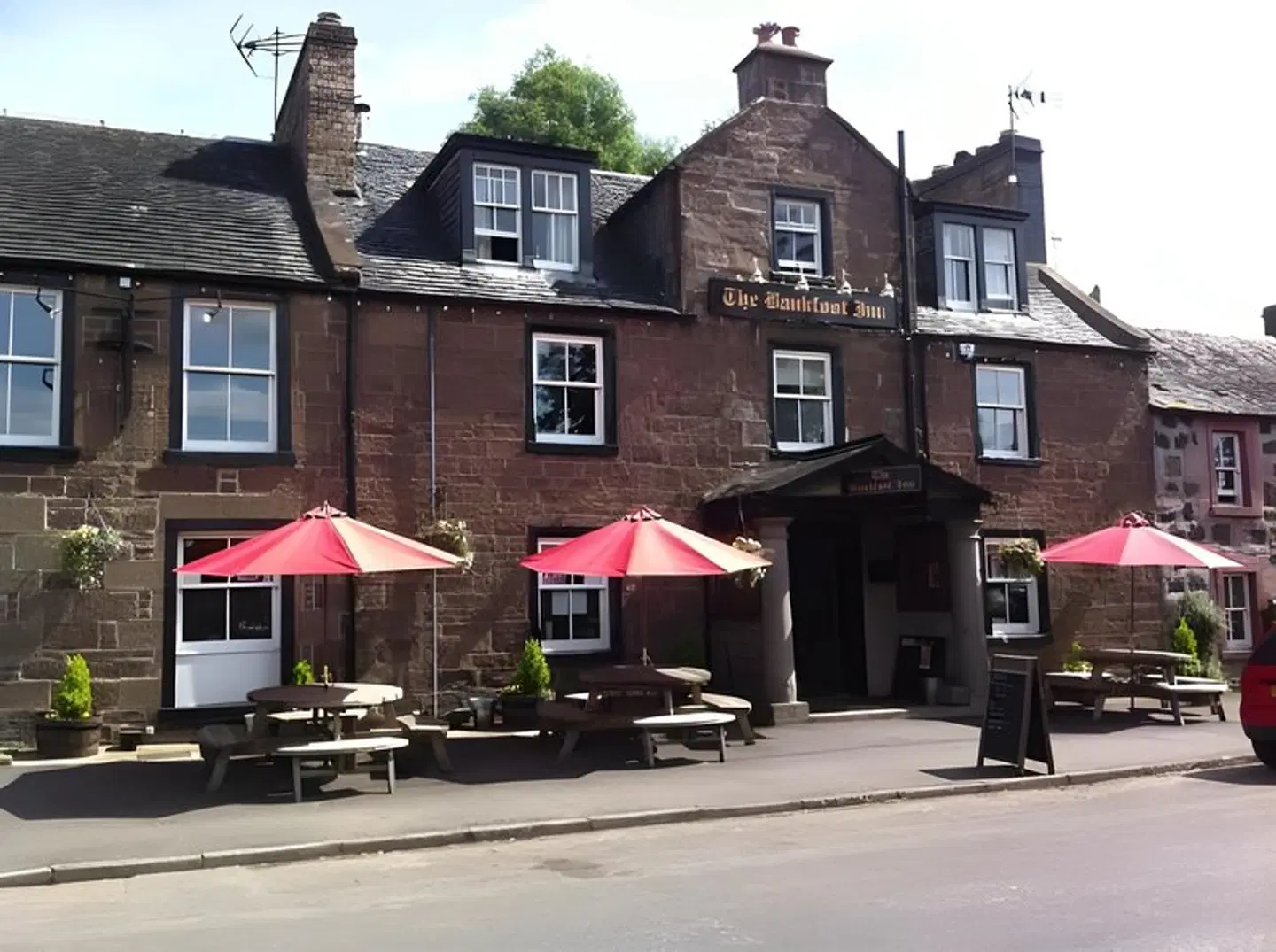 Bankfoot Inn EXTERIOR
