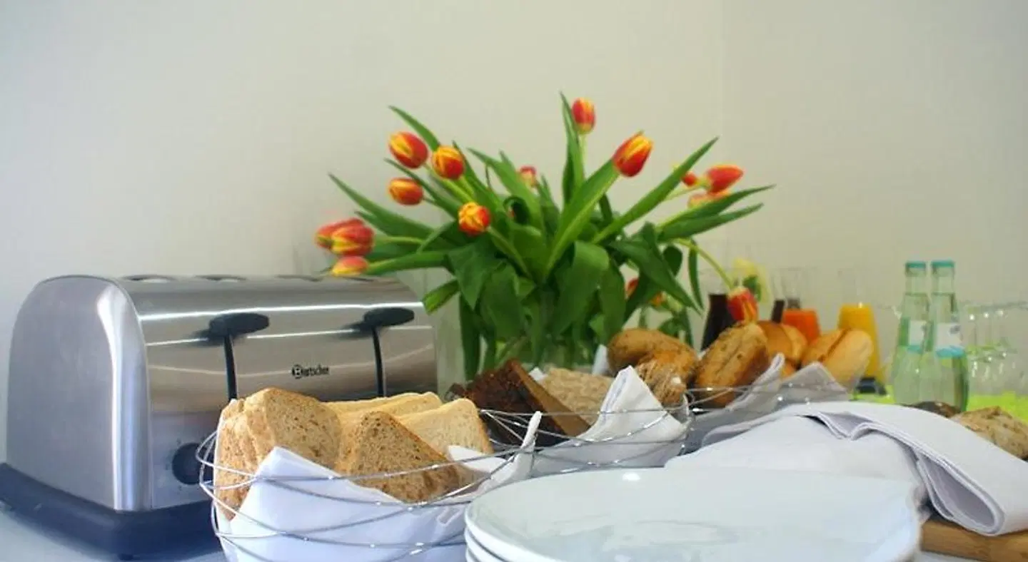 Fast Lane Hotel Restaurant