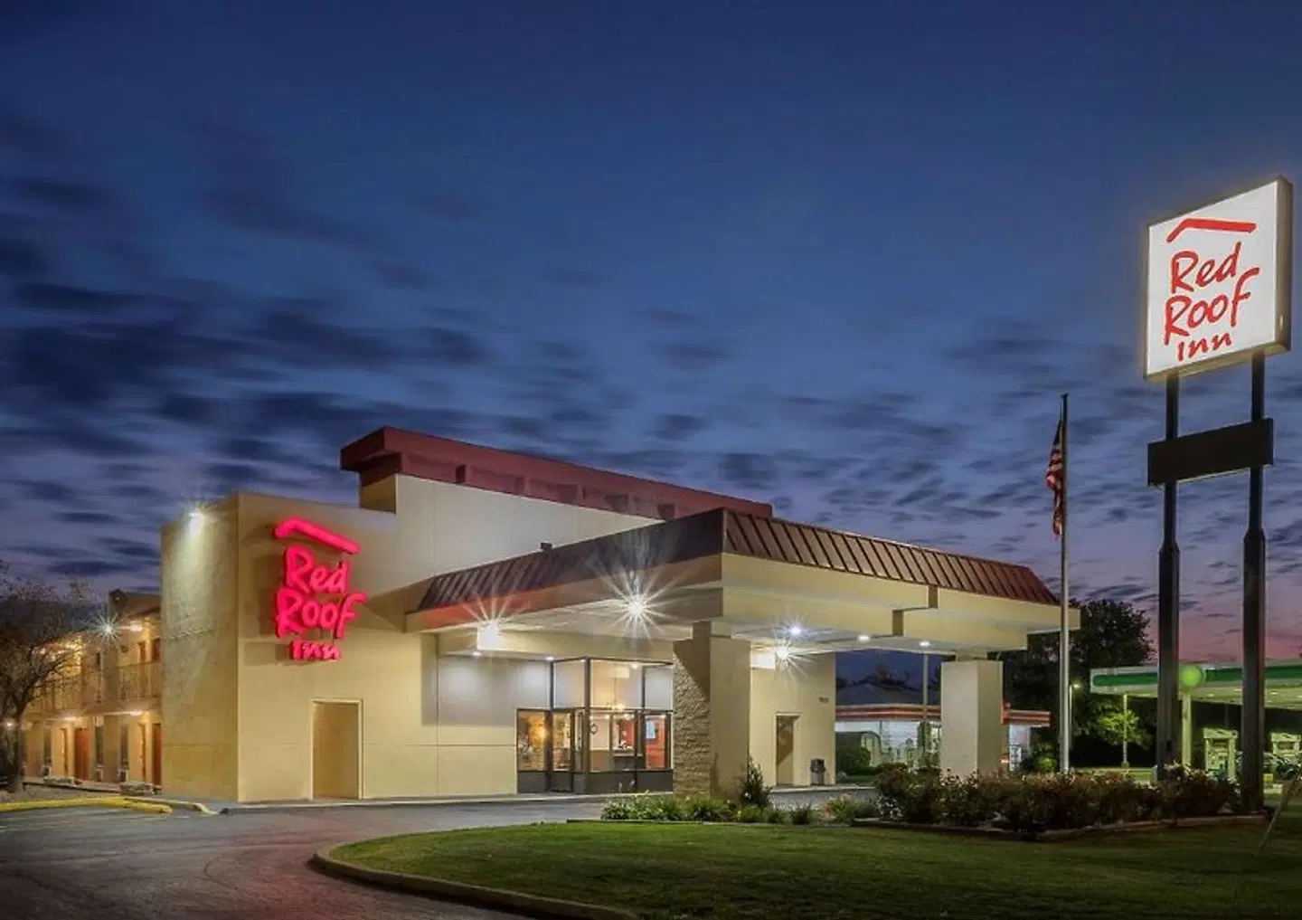 Red Roof Inn Bloomington EXTERIOR