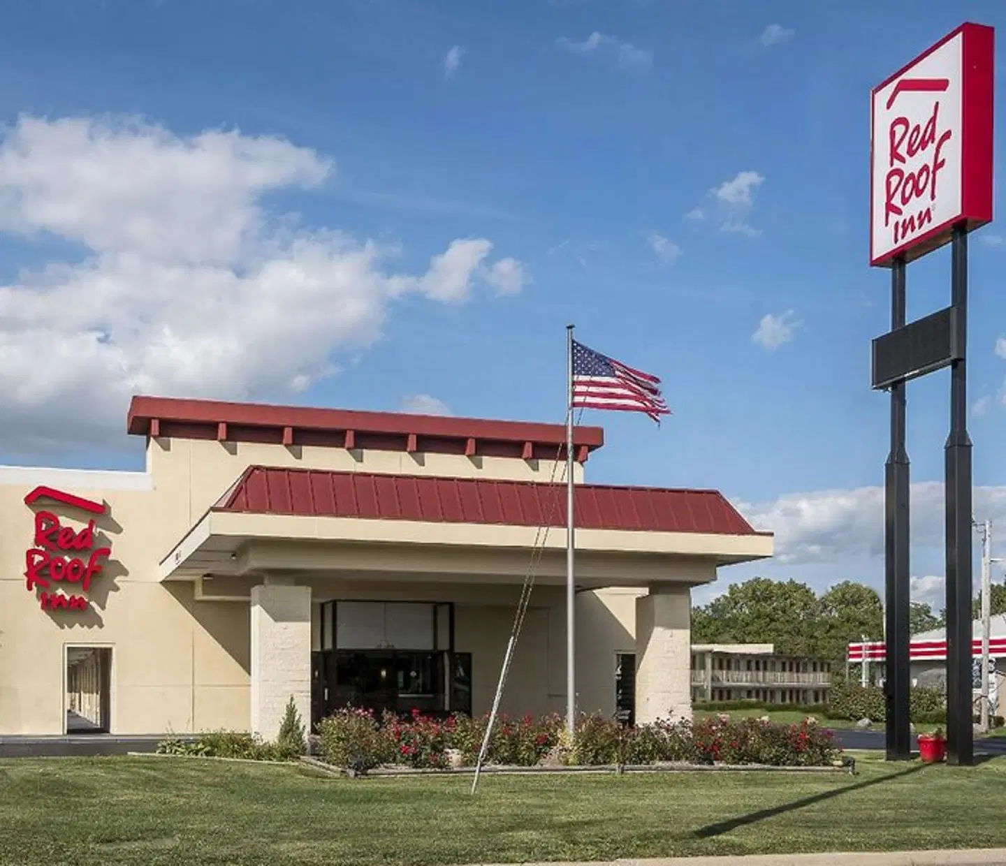 Red Roof Inn Bloomington EXTERIOR