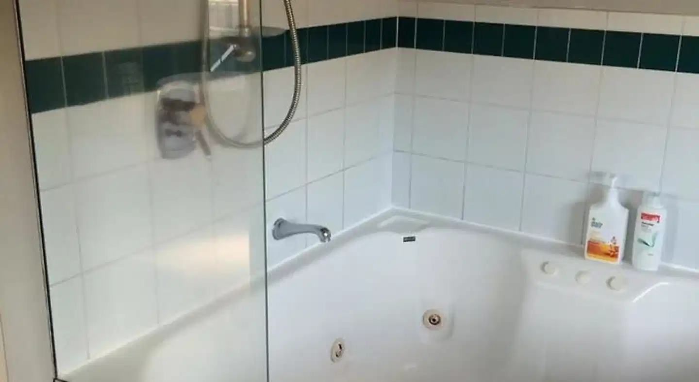 English Tudor House Badezimmer