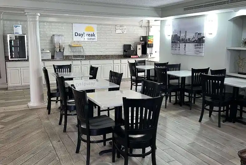 Days Inn by Wyndham Birmingham/West – Hotelfoto