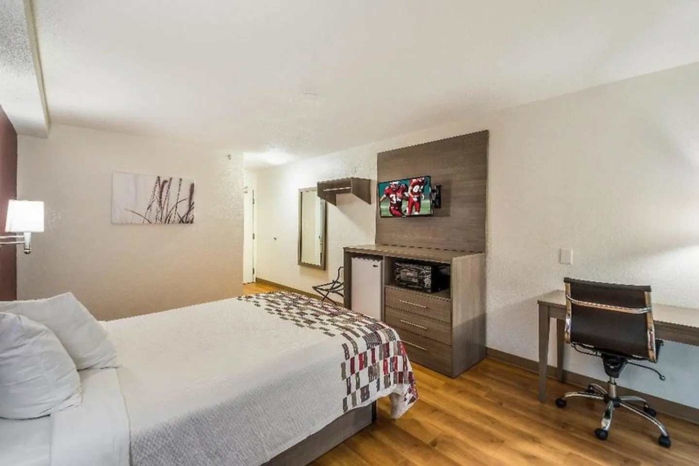 Red Roof Inn Rochester - Airport ROOM_EXAMPLE