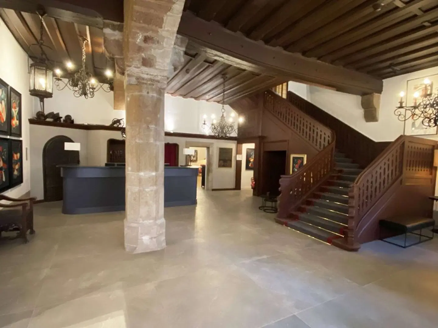 Hotel Eisenhut LOUNGE_LOBBY