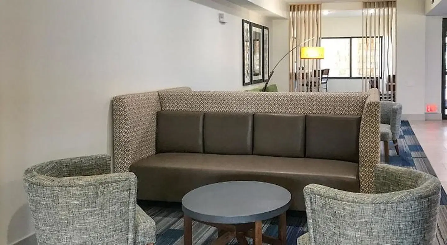Holiday Inn Express & Suites Lubbock West by IHG LOUNGE_LOBBY