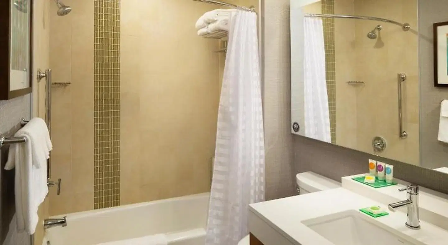Hyatt Place Lubbock Badezimmer
