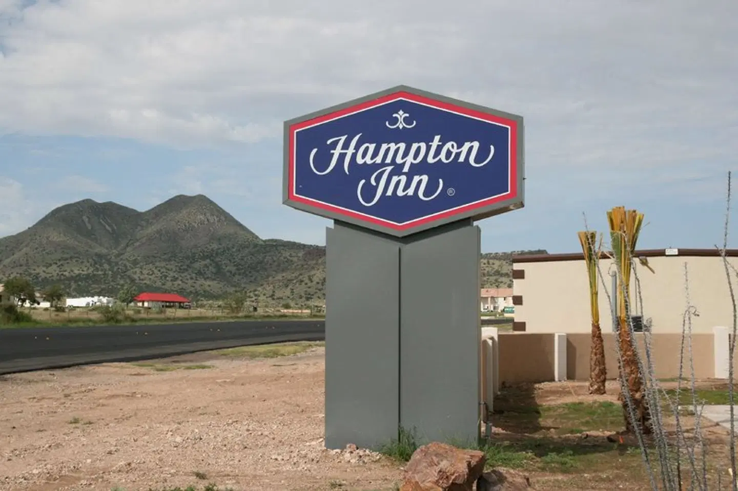 Hampton Inn Alpine EXTERIOR