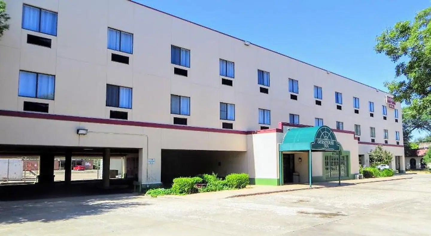 Guest House Inn EXTERIOR