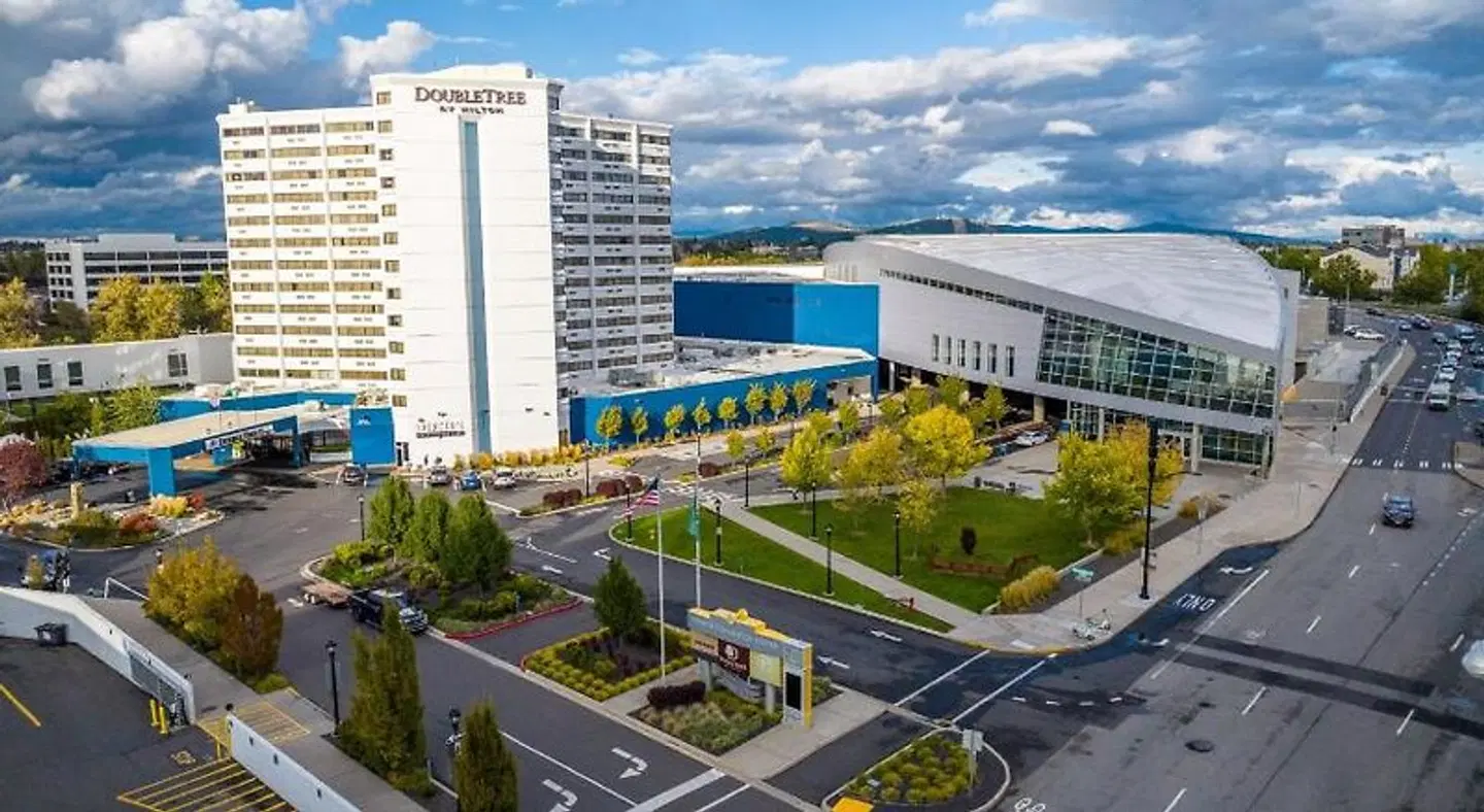 DoubleTree by Hilton Hotel Spokane City Center EXTERIOR