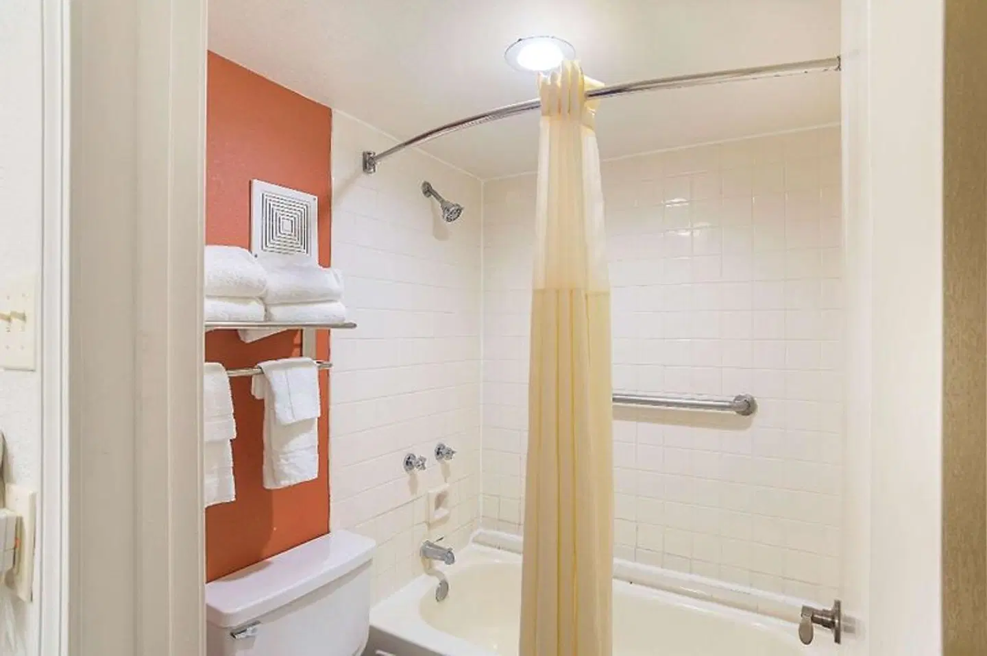 Quality Inn East Amarillo Badezimmer