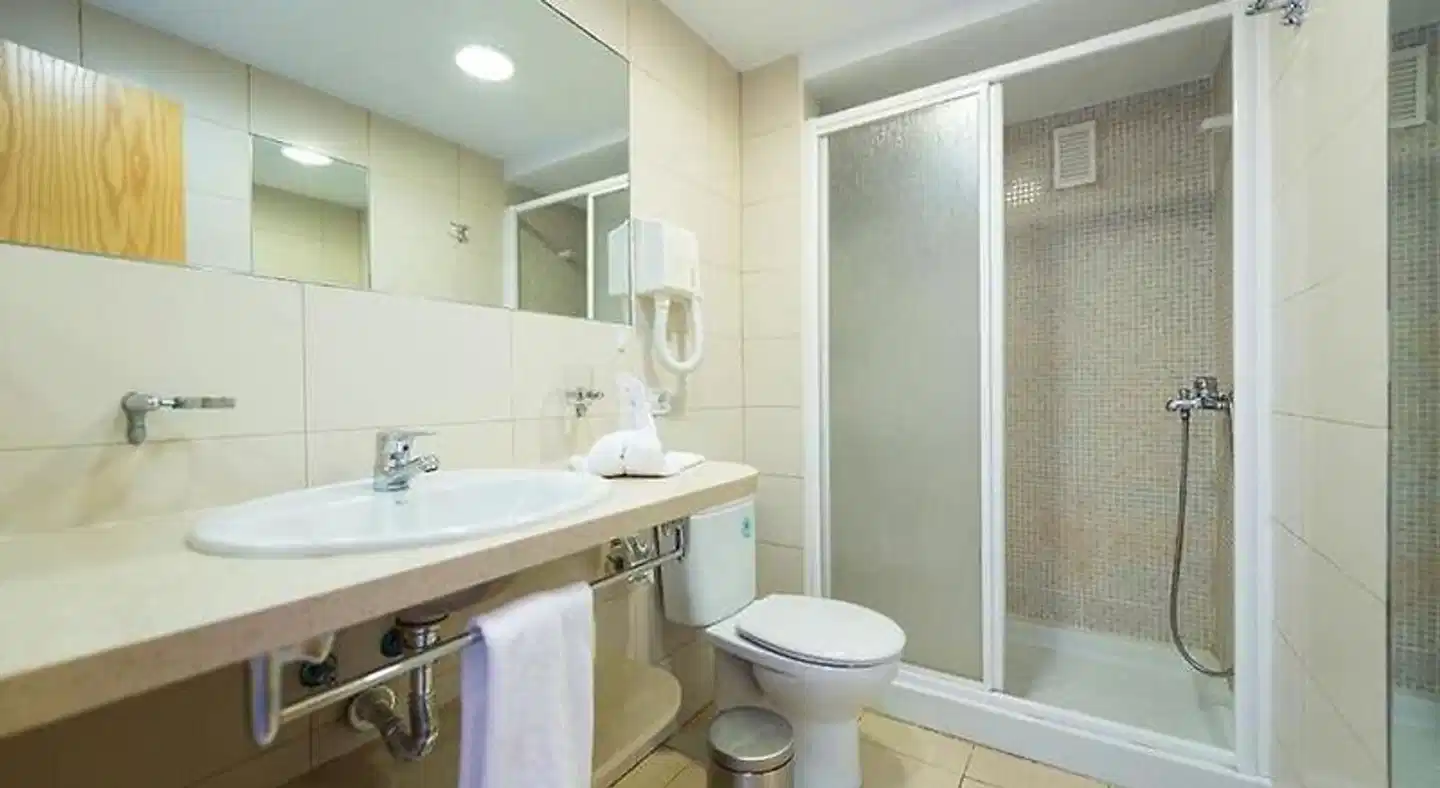 eó Las Gacelas Badezimmer