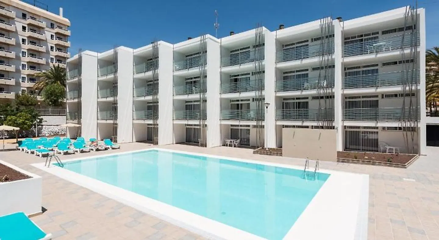 eó Las Rosas OUTDOOR_POOL