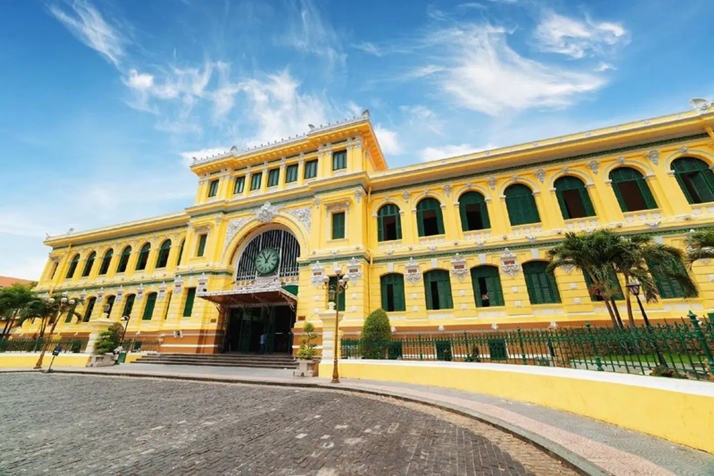 SUNRISE CENTRAL HOTEL EXTERIOR